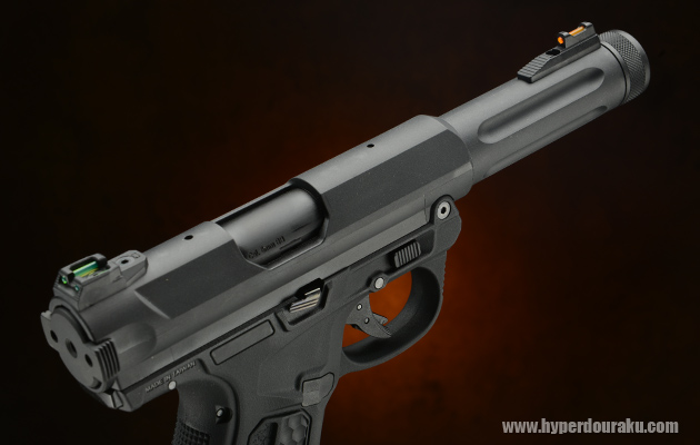 レシーバー後部にボルト