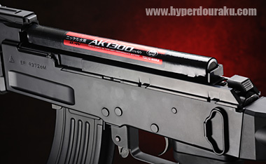 AKタイプのスティックバッテリーを装着