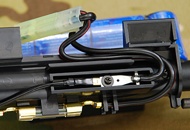 AK74MN 仕切りの加工3