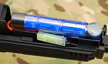 AK74MN 社外品バッテリーを収納