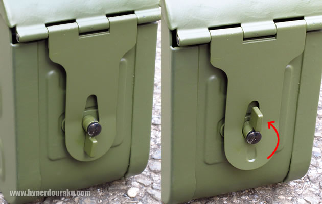 サイドのレバーを180°回転