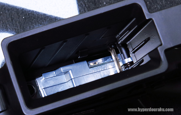 ガジンハウジング内にあるスイッチ