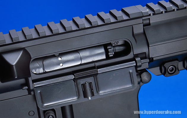 チャージングハンドル