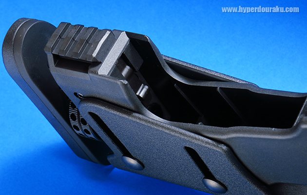 スペアマガジンスロット