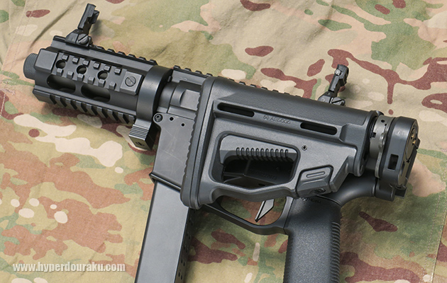 左に折り畳めます