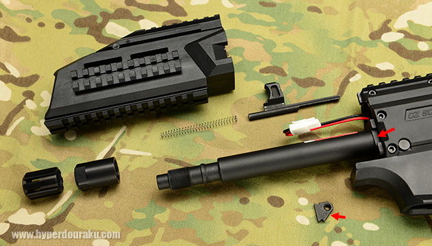 ハンドガードが前方へ引き抜ける