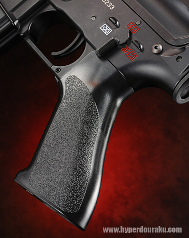 グリップは樹脂製