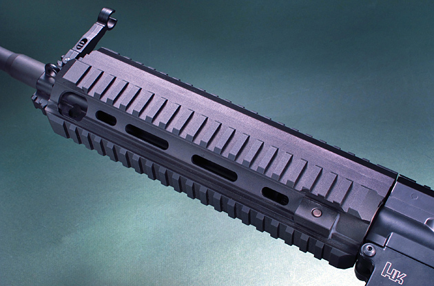 太く力強いレイル