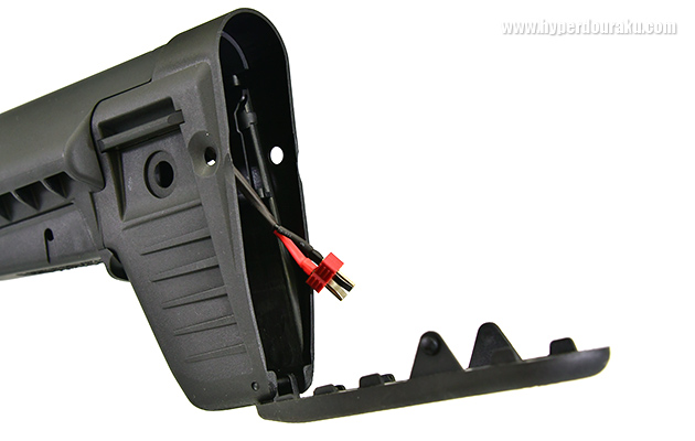 バッテリーはストック内に収納