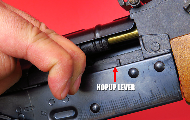 コッキングハンドル