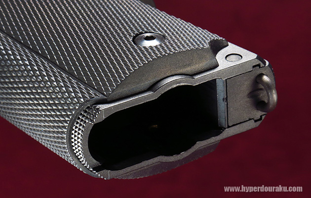 マガジン挿入口