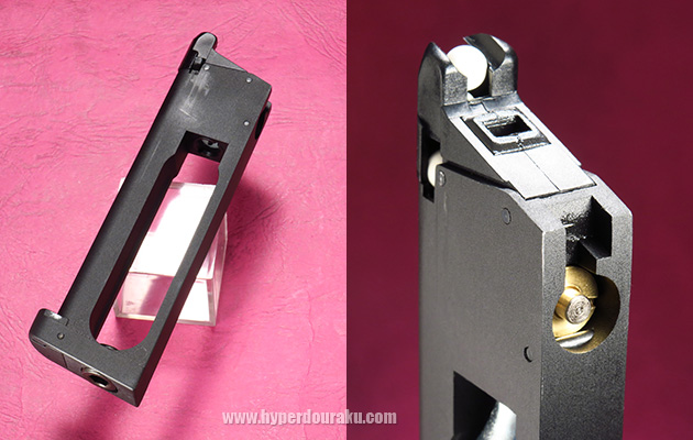 マガジン中央部がくり抜かれています