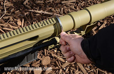 バレルナットを締める