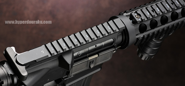 フルフラットなトップレール