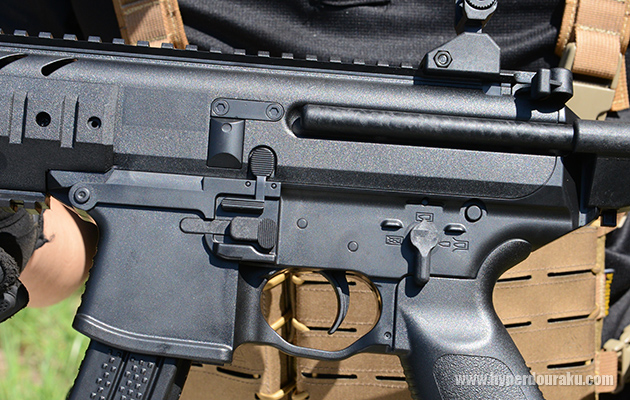 レシーバーは樹脂製