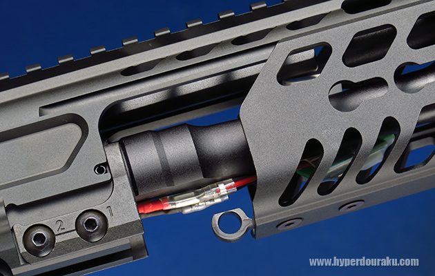 リングがバッテリー収納時にコードが引っかかる