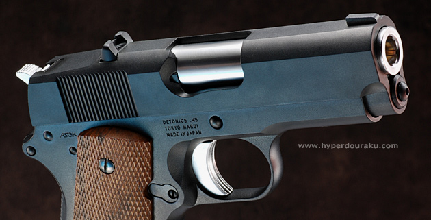 チャンバーとアウターバレルは硬質クロームメッキ