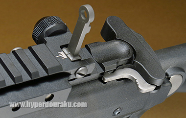 チャージングハンドル