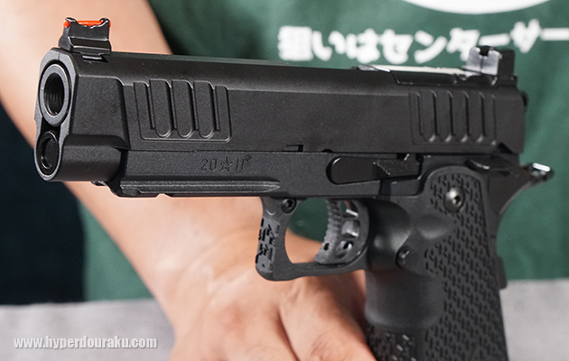 スライドは樹脂製