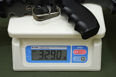 重量は3290g