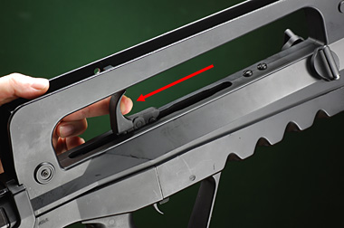 キャリングハンドル　コッキングレバー