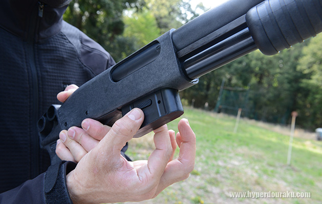 マガジンの方にキャッチボタン