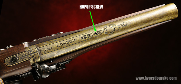 アウターバレルは真鍮メッキ