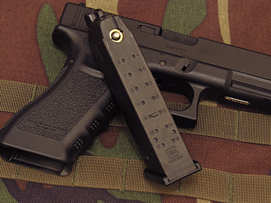 マガジン装弾数は25発