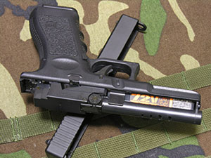 可変ホップアップダイアルはスライドを外して左側面に