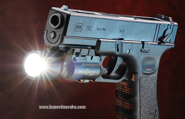 シュアファイアのX300を装着