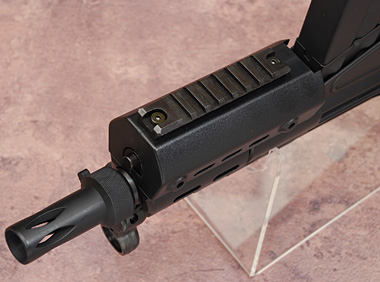 アンダーマウントレールが装備