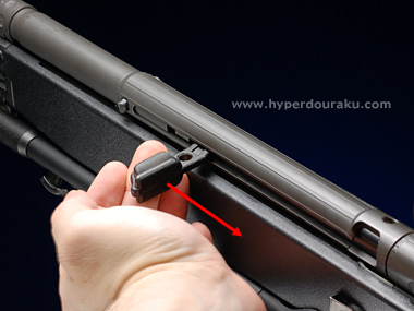 コッキングハンドル