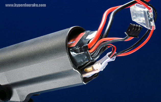 7.4V 2200mAhの大容量バッテリー