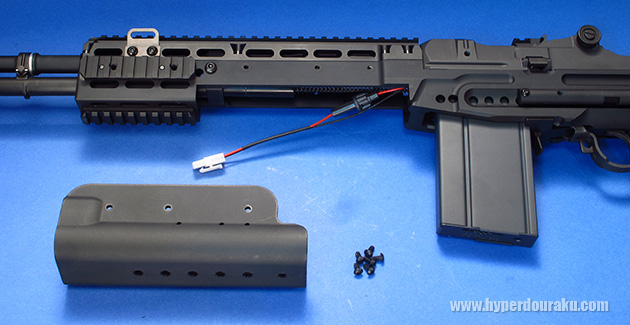 バッテリーはハンドガード内に収納