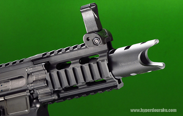 レールハンドガードを標準装備