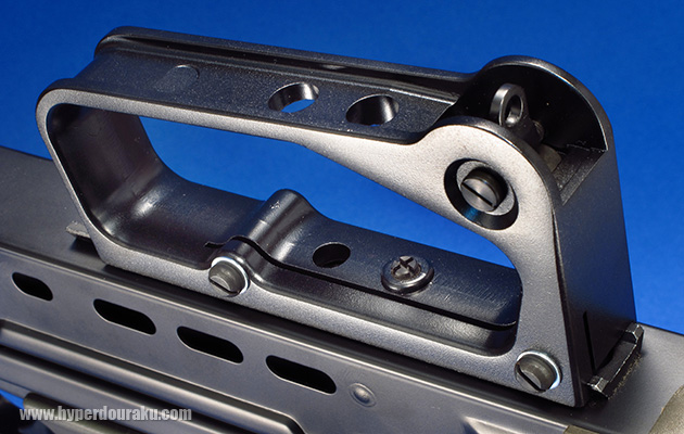 キャリングハンドル兼用のリアサイト