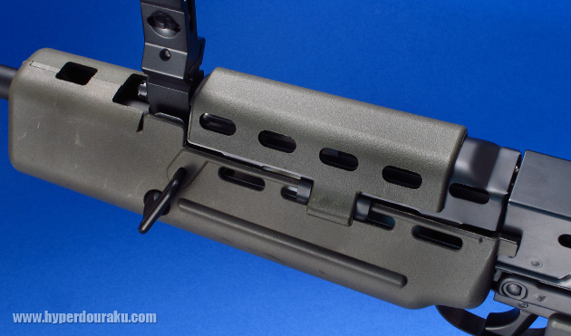 バッテリーを収納