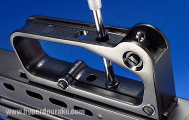 本体前からレイルに沿って載せ