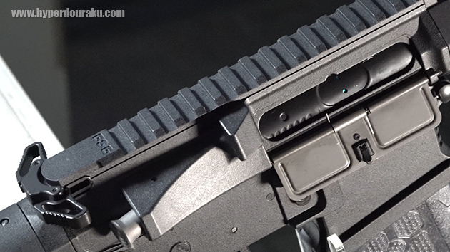 レシーバーは強化樹脂製