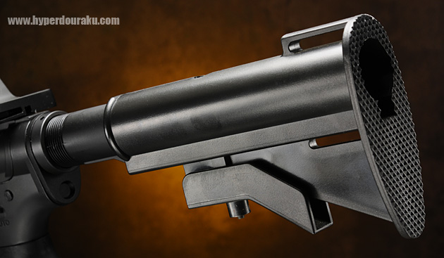 ストックは3ポジションのリトラクタブルタイプ