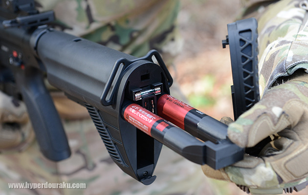 ストック内部にSOPMODバッテリーをセット