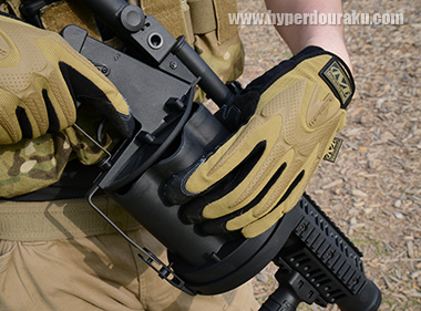 リボルバー式の弾倉を回転