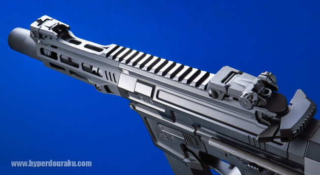 チャージングハンドル