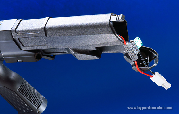 ストックパイプの後部からバッテリー