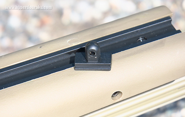 スイベルスタッド