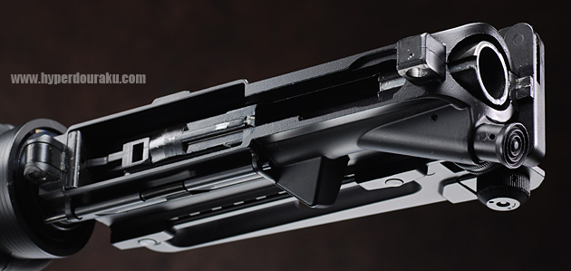 アッパーレシーバーを下から