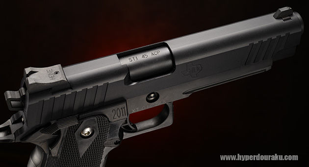 チャンバー上面にはSTI 45 ACPの刻印