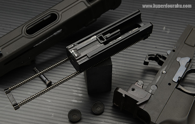 スチール製のチップがインサート