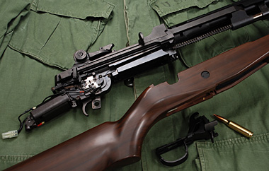 M14 レシーバー取り外し