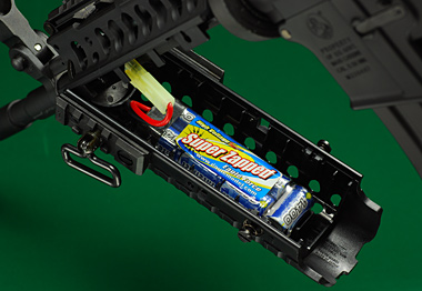 ニッケル水素8.4Vバッテリーは収納可能